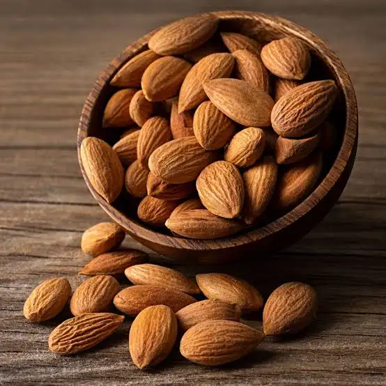 Almond কাঠ বাদাম